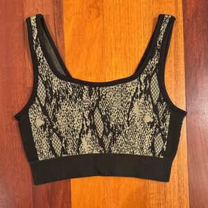 Fabletics | Seamless Snakeskin Print Sports Bra NWOT | Size Medium